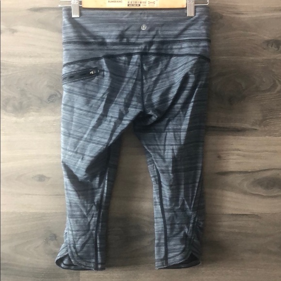 Lululemon crops - Picture 4 of 5